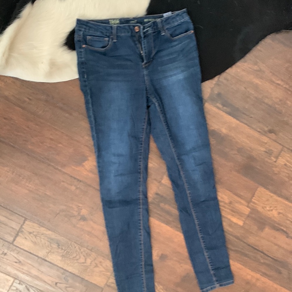 True craft size 7 mid rise/stretch skinny jeans